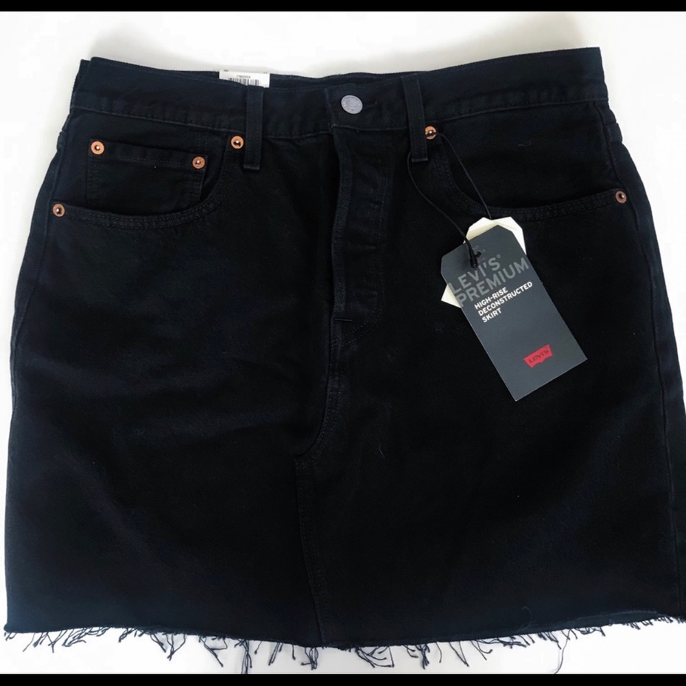 NWT Levi’s High Rise Deconstructed Skirt B…